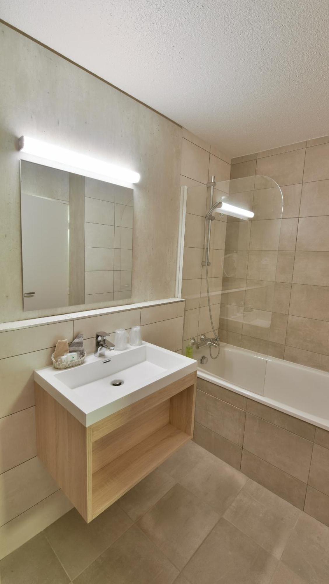 Brit Hotel Landivisiau Kültér fotó