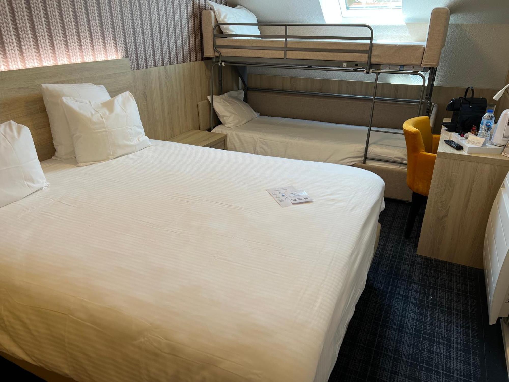 Brit Hotel Landivisiau Kültér fotó